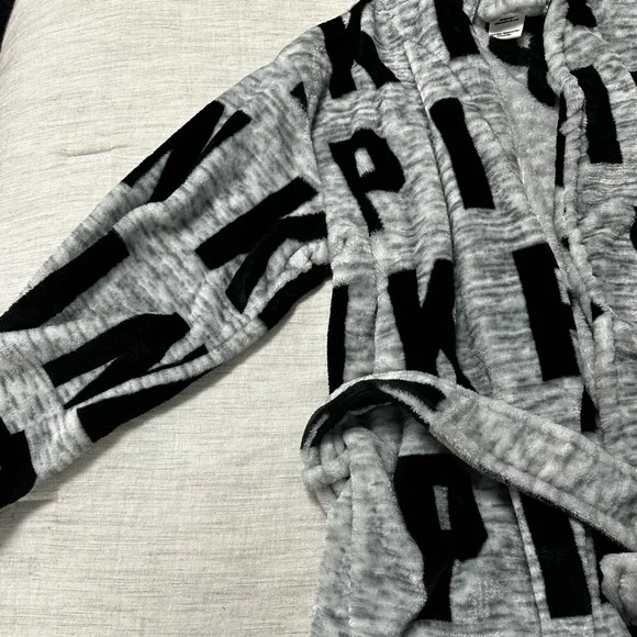 PINK Robe - Picture 5 of 5